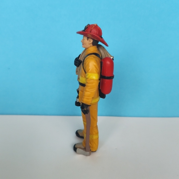 3/$25💙Safari Ltd. Safari People Bob The Firefighter 4" Figure (T9) - Picture 2 of 4